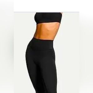 Victoria’s Secret VSX sport black capri, size XS